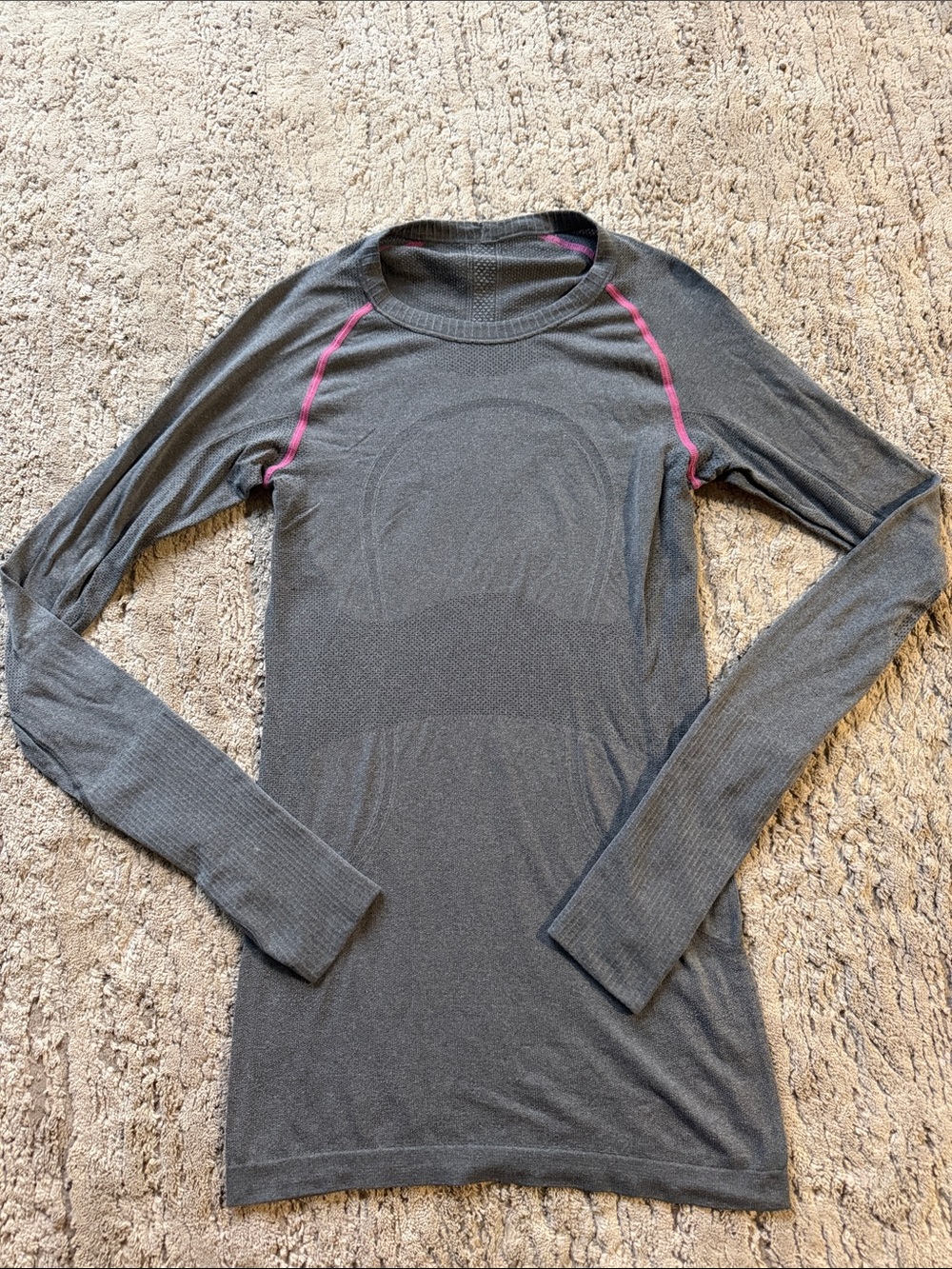 Lululemon Swiftly Tech Long Sleeve Shirt Gray Pink Seamless Running Top - size 6